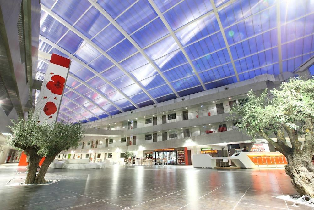 Cowool Cergy Aparthotel Ngoại thất bức ảnh
